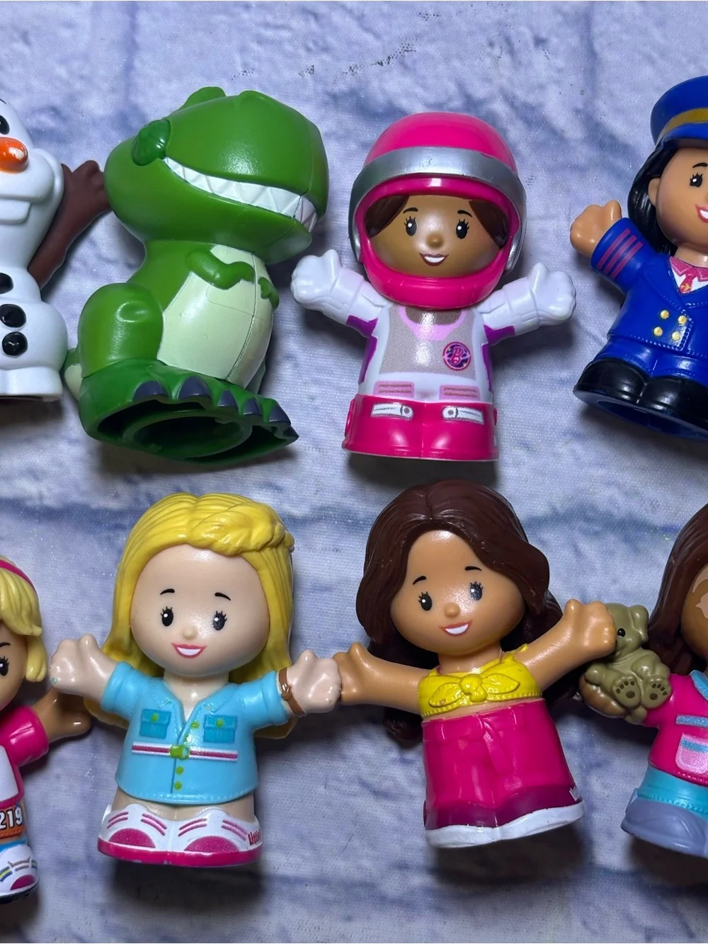 Lot of (12) Fisher-Price Little People figurines And Animals Olaf Barbie Rex
